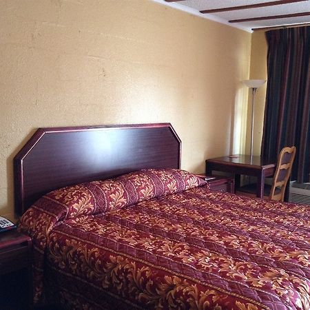 Holiday Motel Hugo Extérieur photo