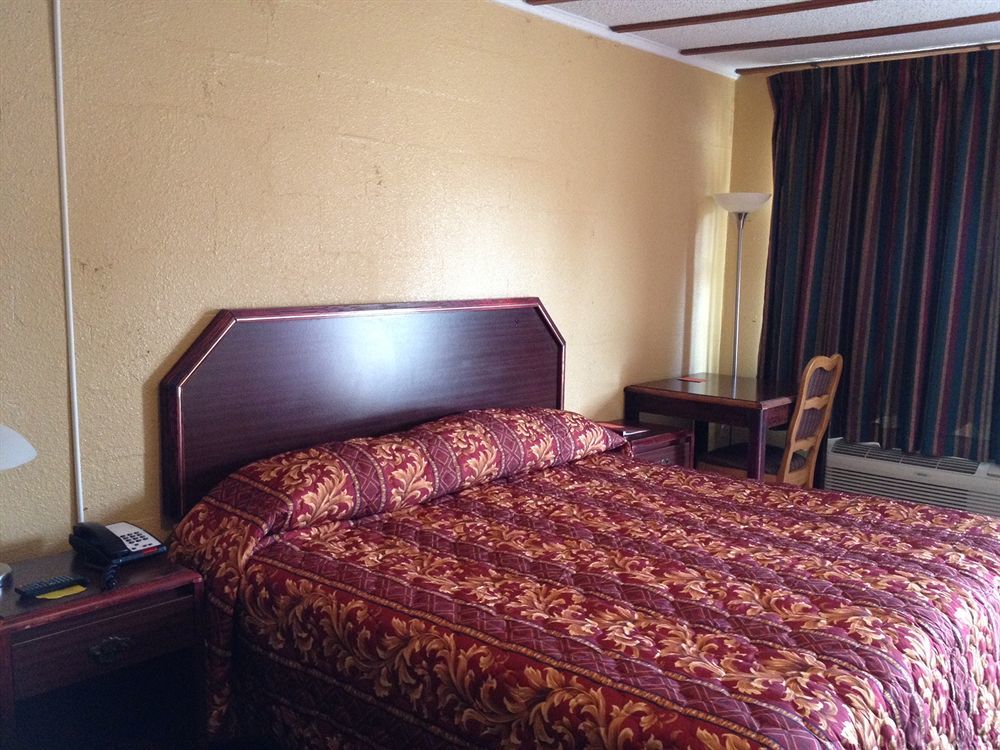 Holiday Motel Hugo Extérieur photo