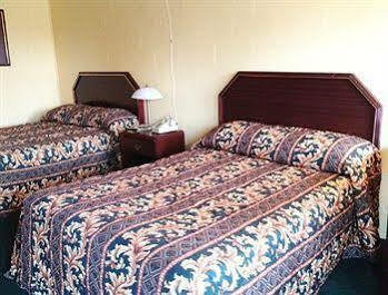 Holiday Motel Hugo Extérieur photo